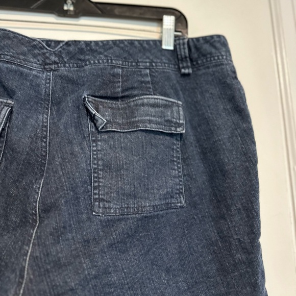 Dockers Women’s Sz: 18W Dark Wash Flat Front Chino Jean Shorts. Slash Pockets. - Picture 10 of 12